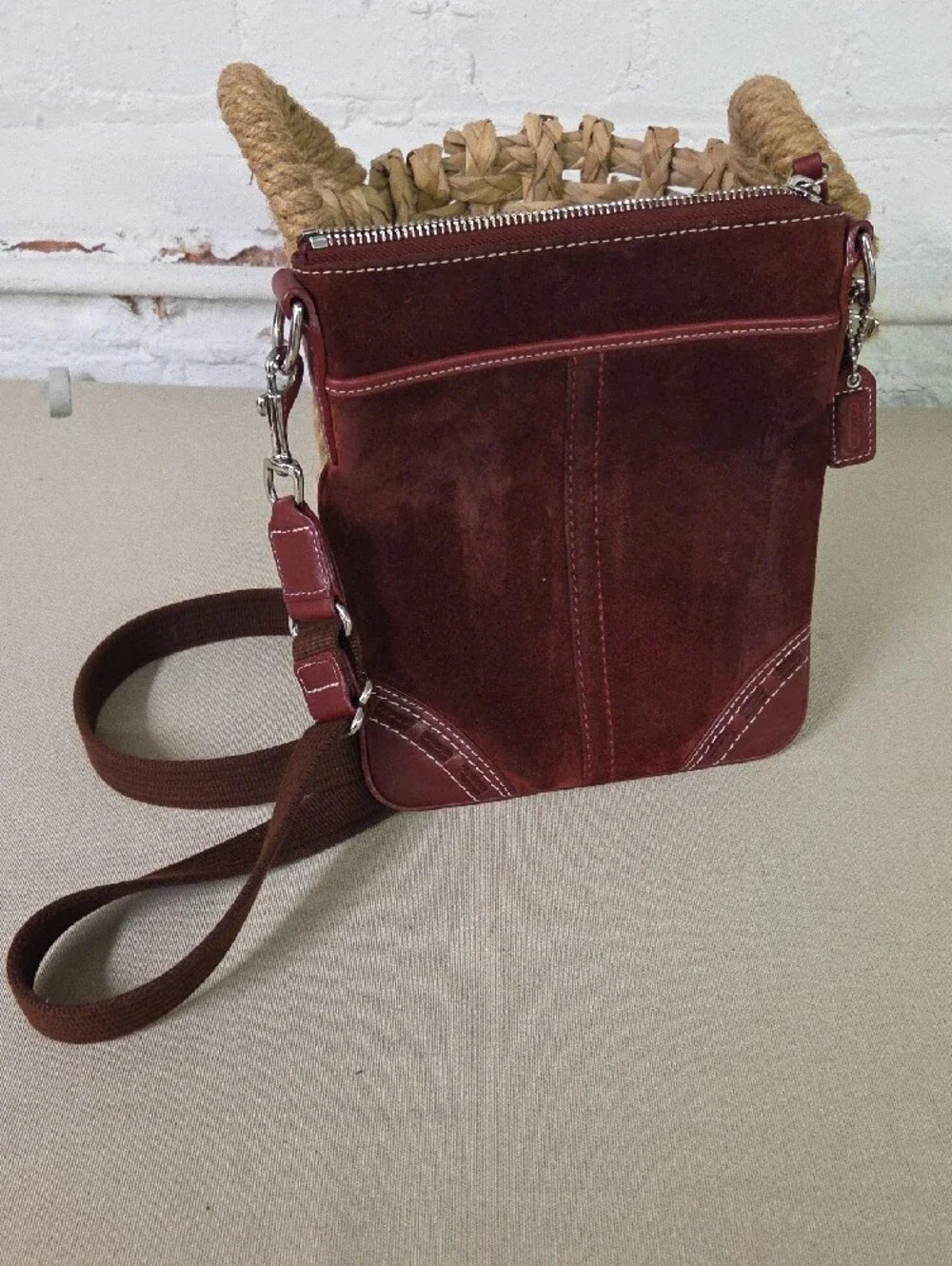 Coach Hamptons Suede Swingpack Crossbody Messenger Y2K Burgandy